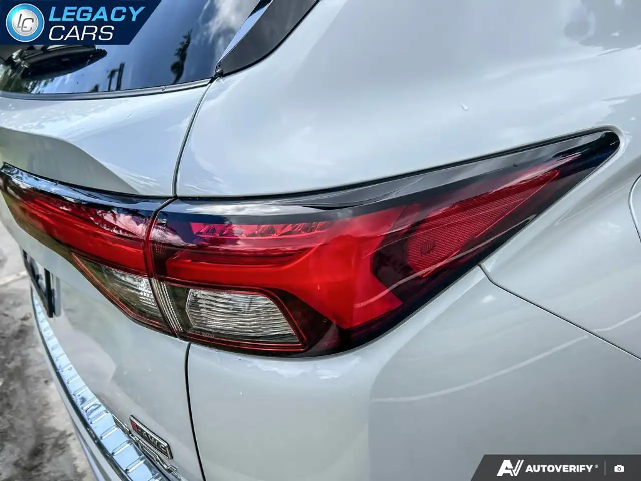 Mitsubishi Outlander снимка Mitsubishi Outlander