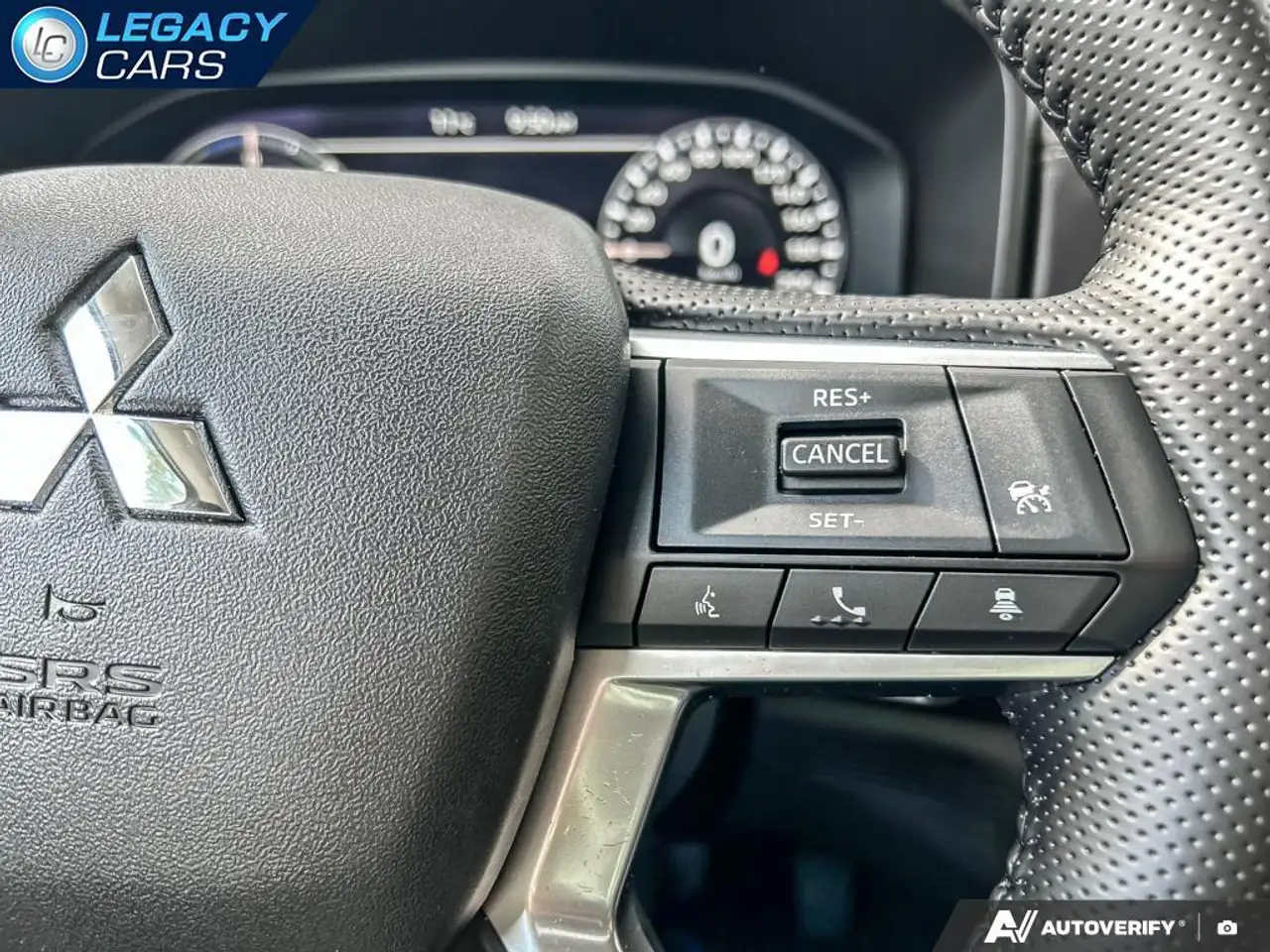 Mitsubishi Outlander снимка Mitsubishi Outlander