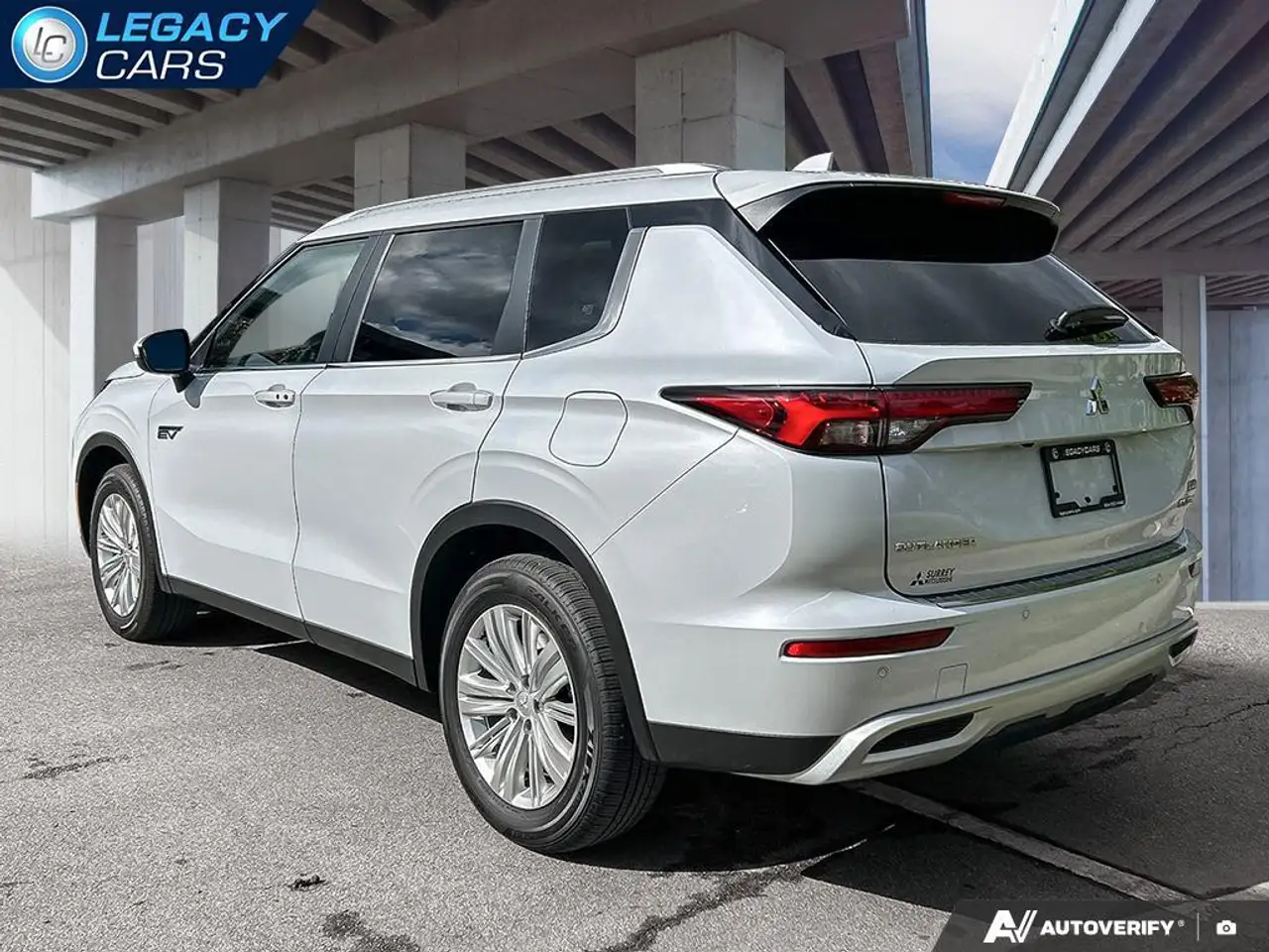 Mitsubishi Outlander снимка Mitsubishi Outlander