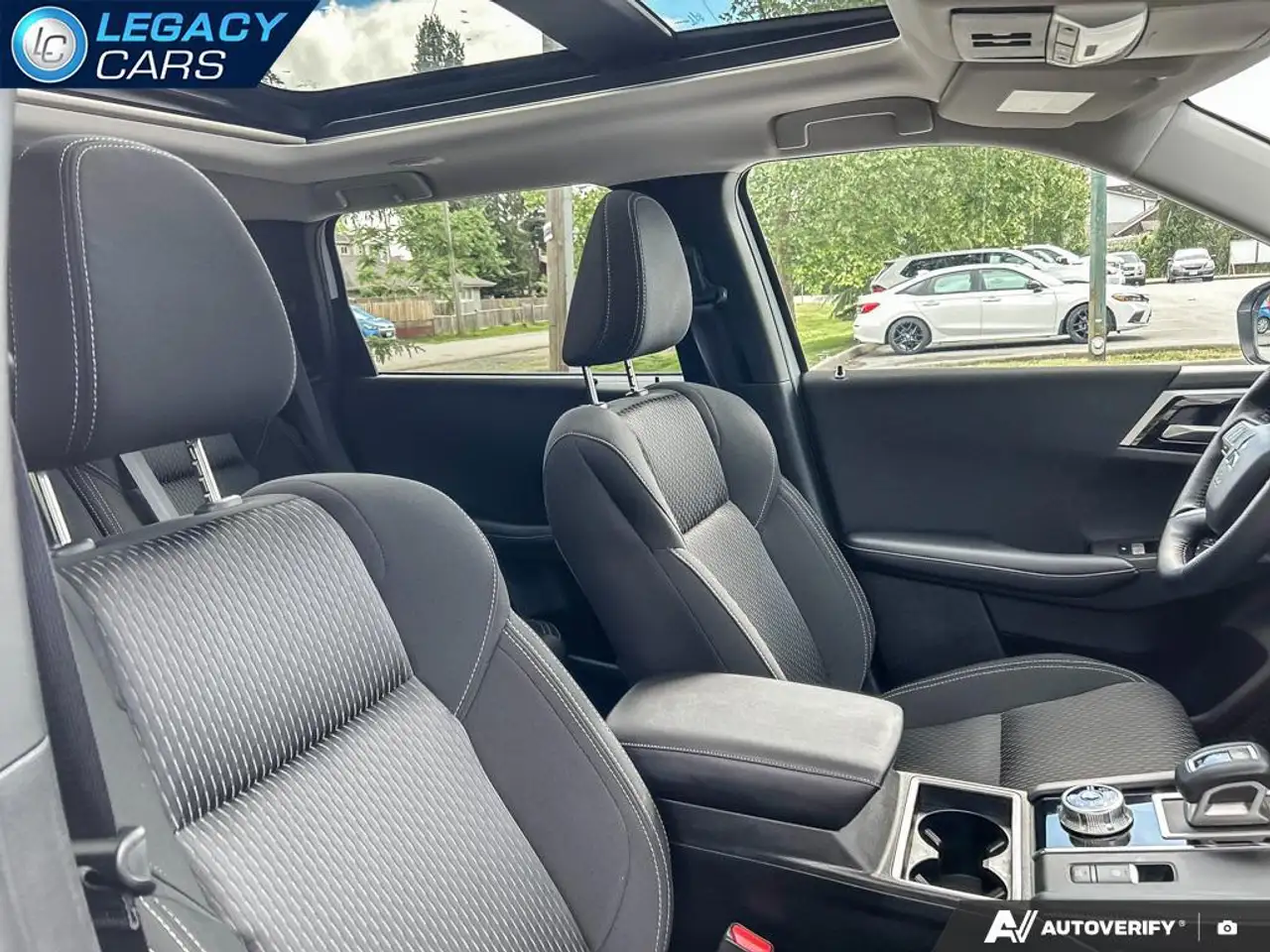 Mitsubishi Outlander снимка Mitsubishi Outlander