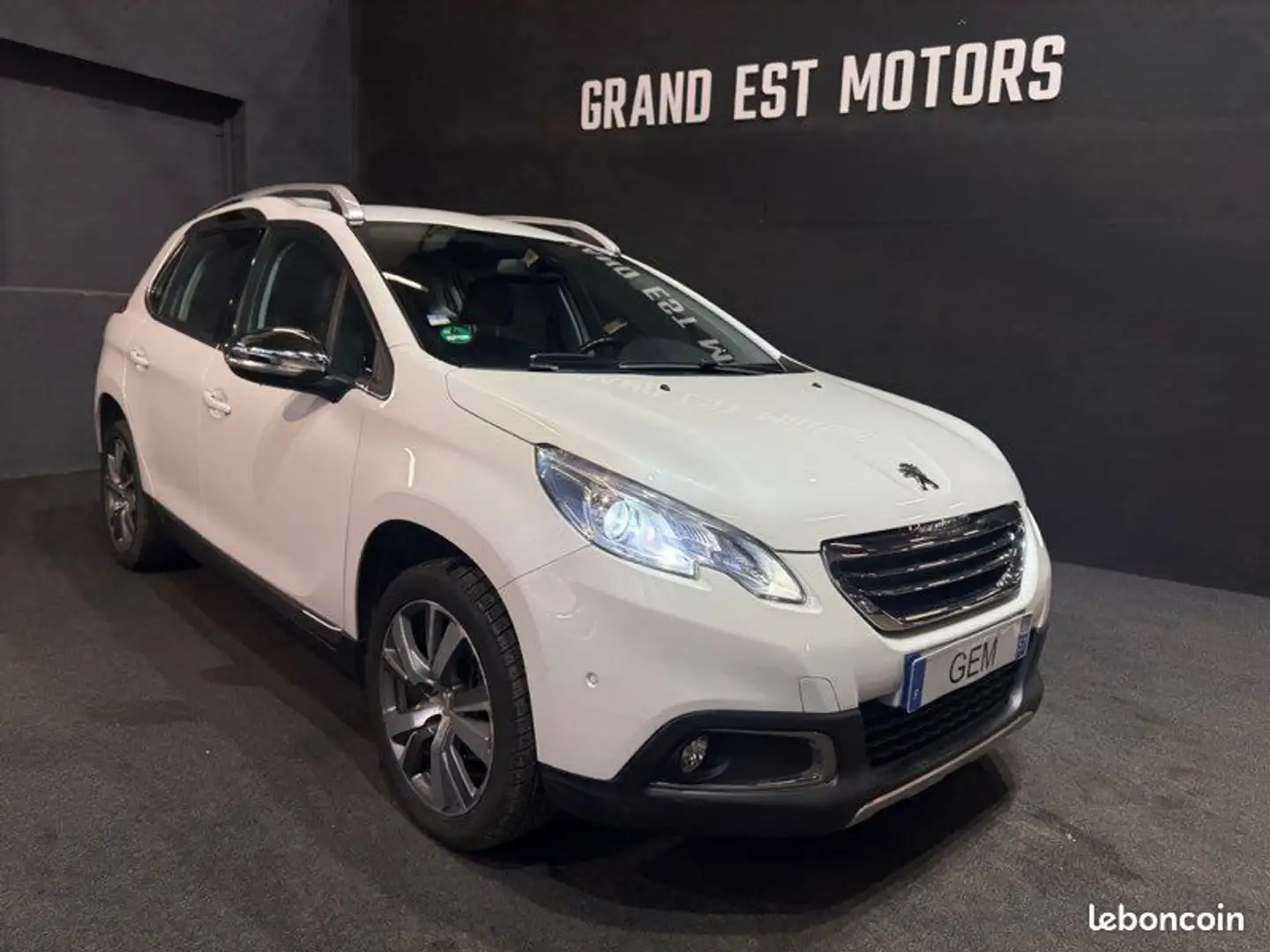 Peugeot 2008 1.6 HDI ALLURE (115cv) 86023 kms deuxième main carnet d’entretien complet régulateur de vitesse GPS mode conduite garanti Blanc - 1