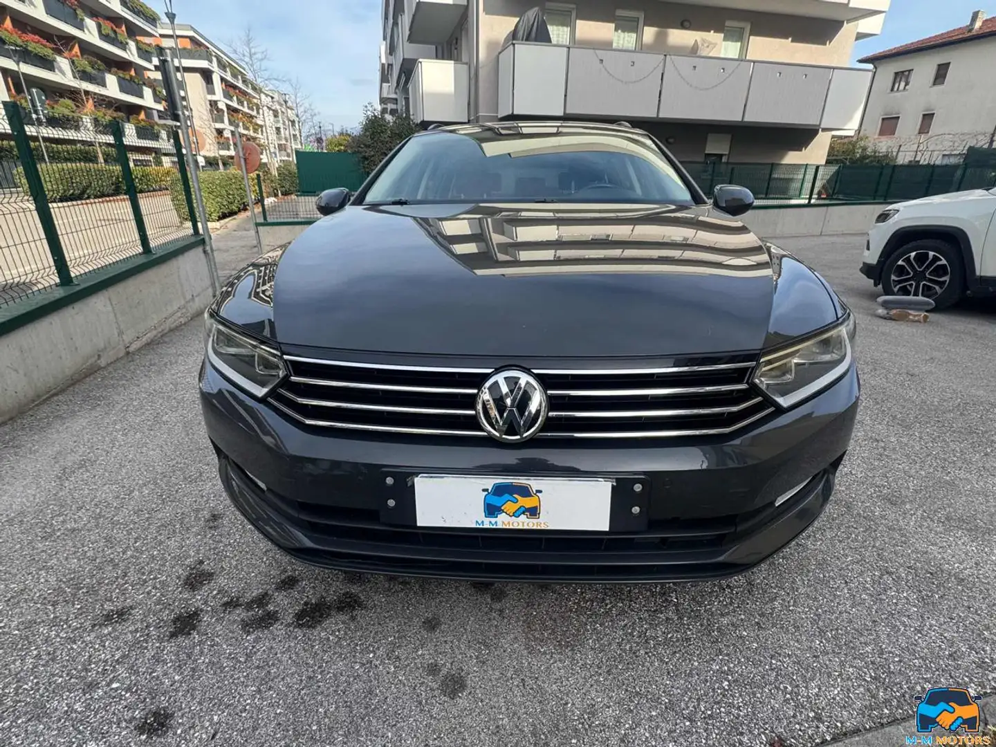 Volkswagen Passat Business Variant 1.6 TDI Trendline BlueMotion Tech Noir - 2