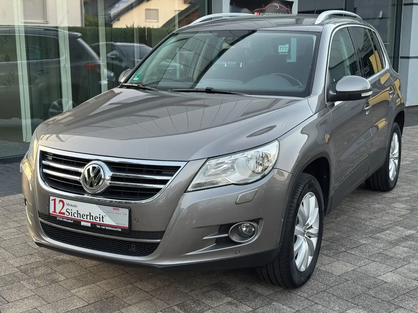 Volkswagen Tiguan 2.0 TDI Team 4Motion DSG Automatik*SHZ Gris - 1