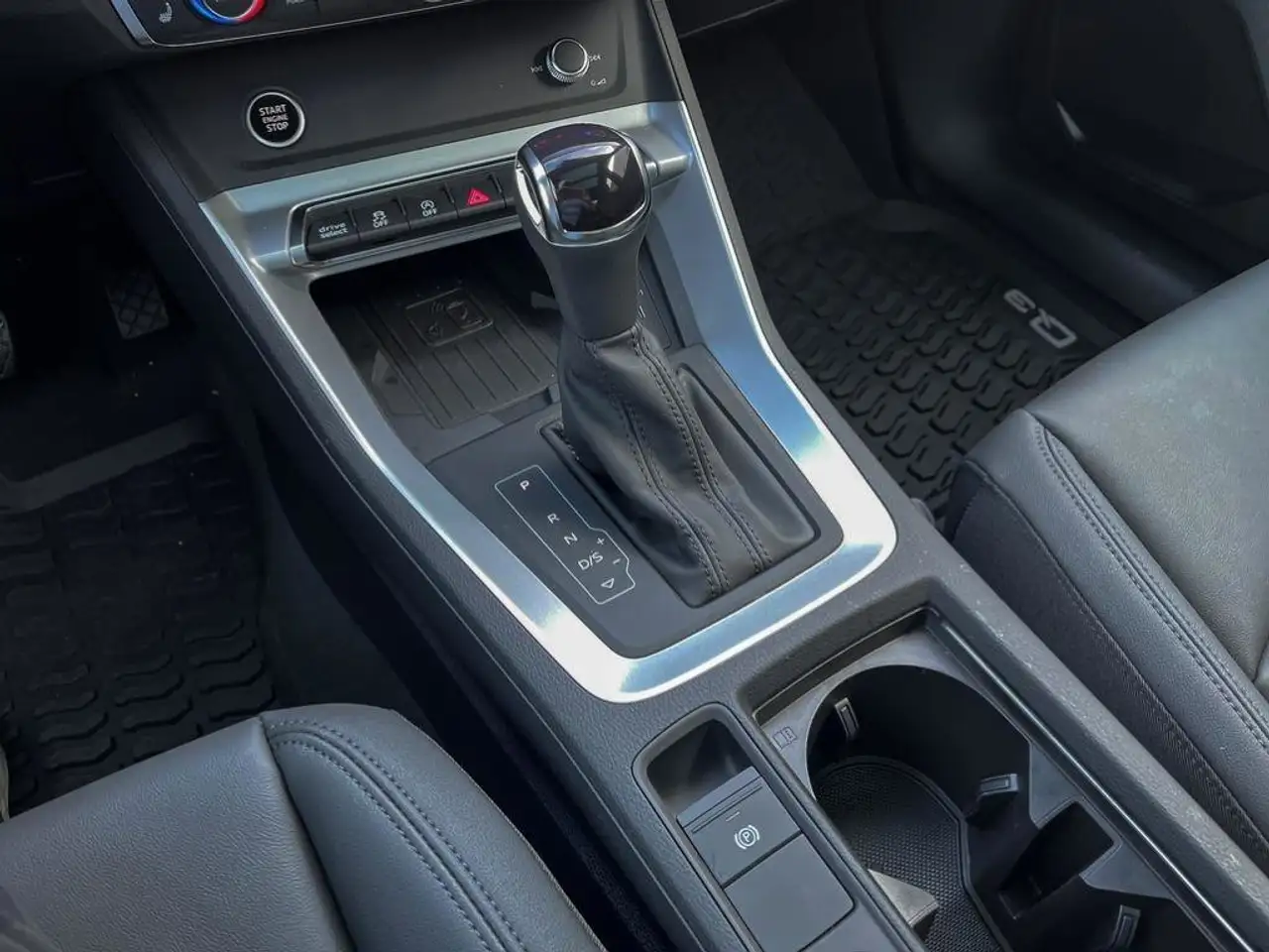 Audi Q3 снимка Audi Q3