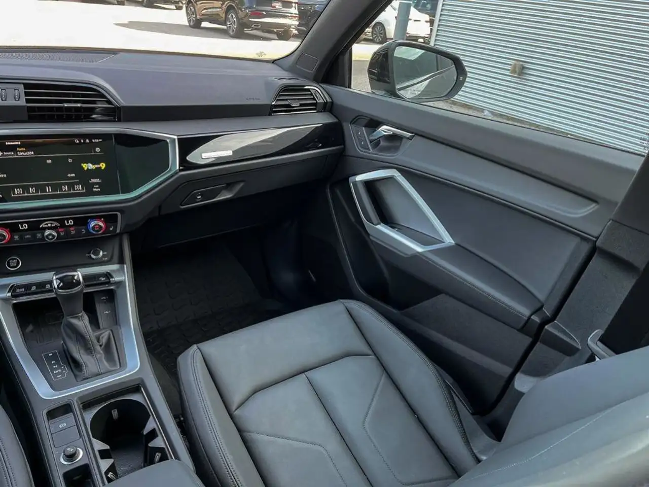 Audi Q3 снимка Audi Q3