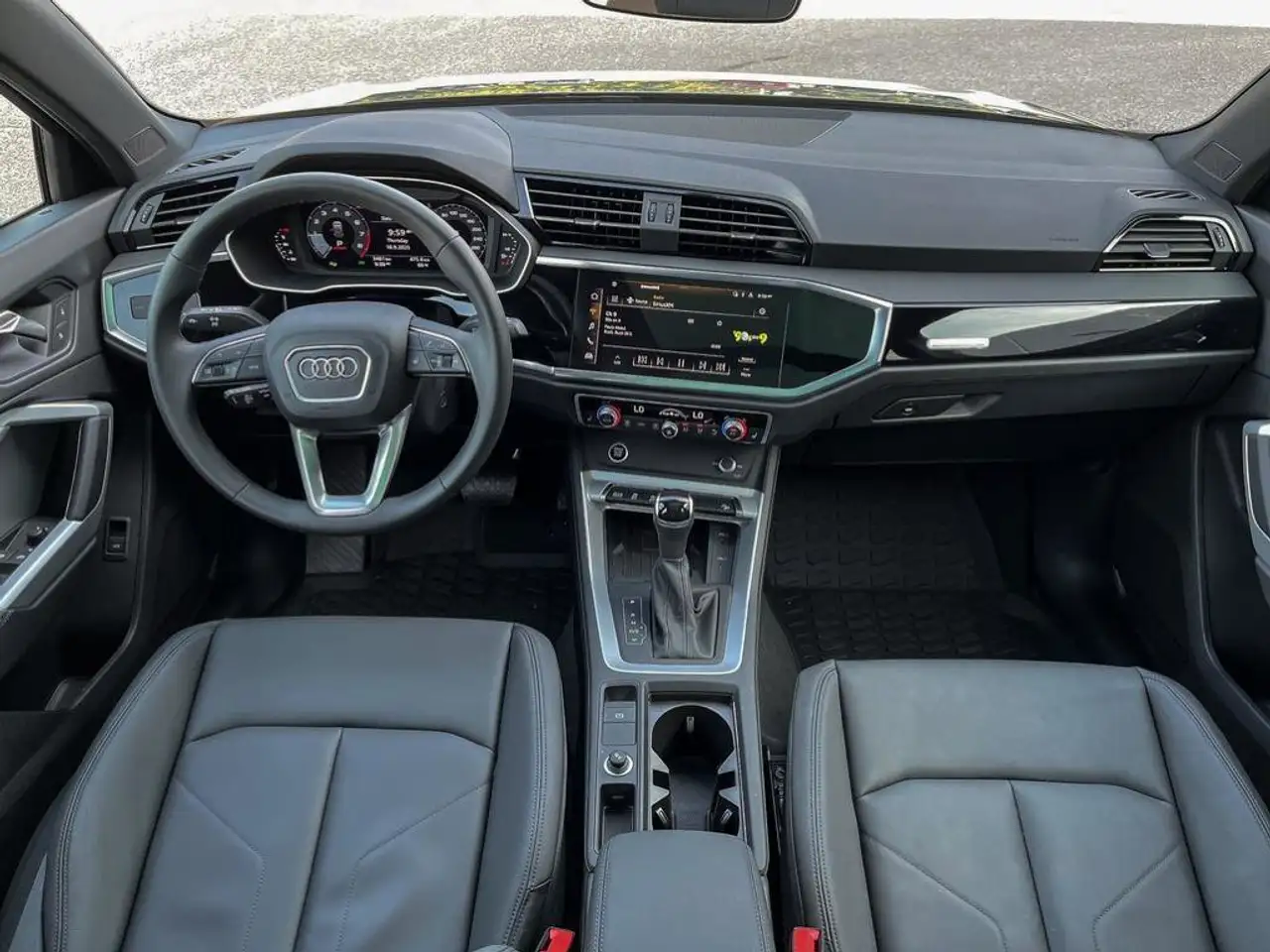 Audi Q3 снимка Audi Q3