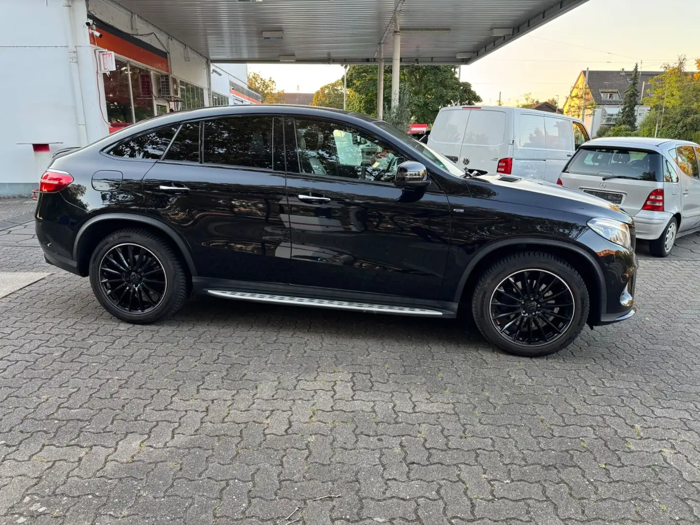 Mercedes-Benz GLE 350 d AMG LINE SPORT PANO MASSAGESITZ DISCTR Schwarz - 2