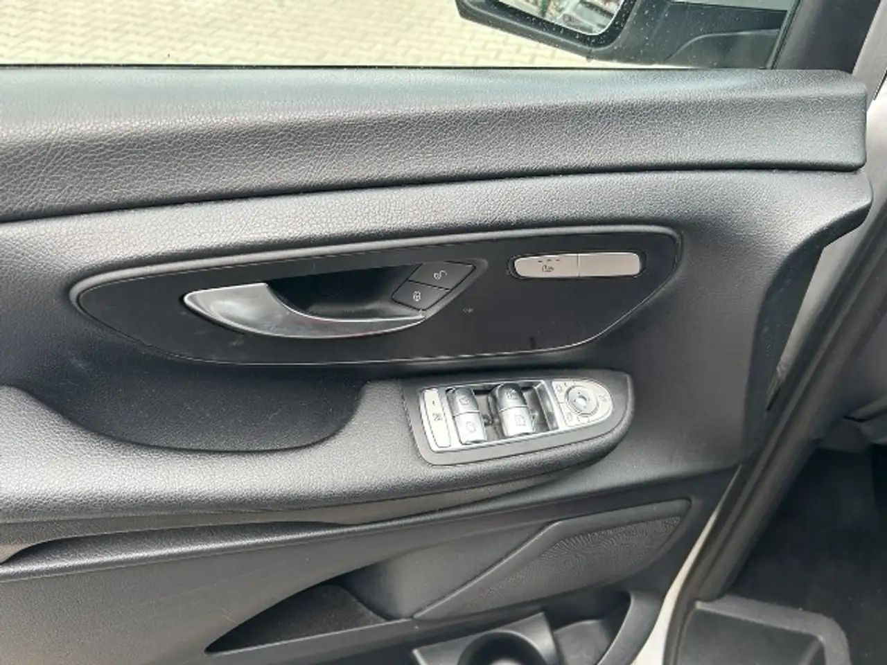 Mercedes-Benz V 220 CDI kompakt Edition — photo 7