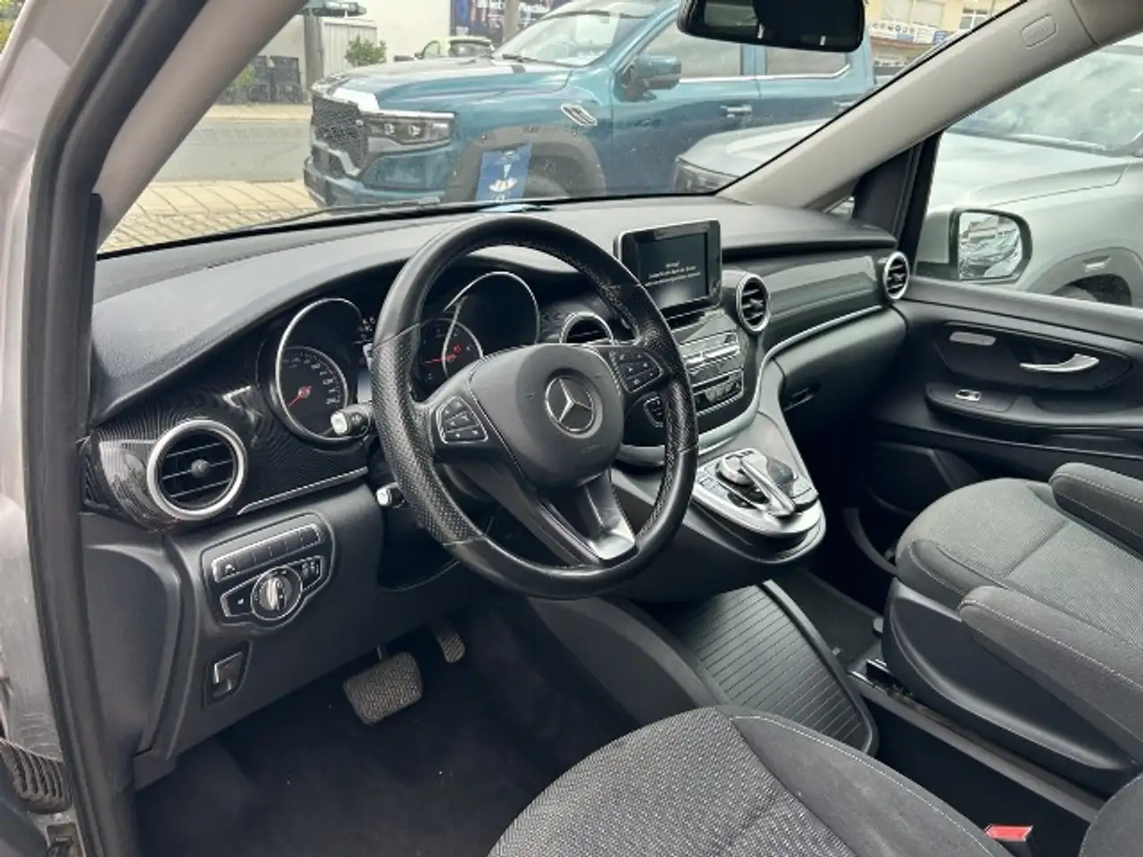 Mercedes-Benz V 220 CDI kompakt Edition — photo 5