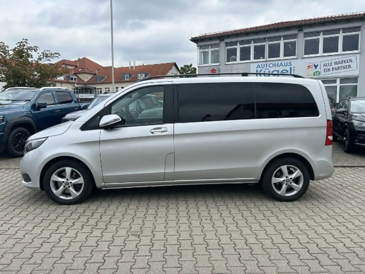 Mercedes-Benz V 220 CDI kompakt Edition — photo 3