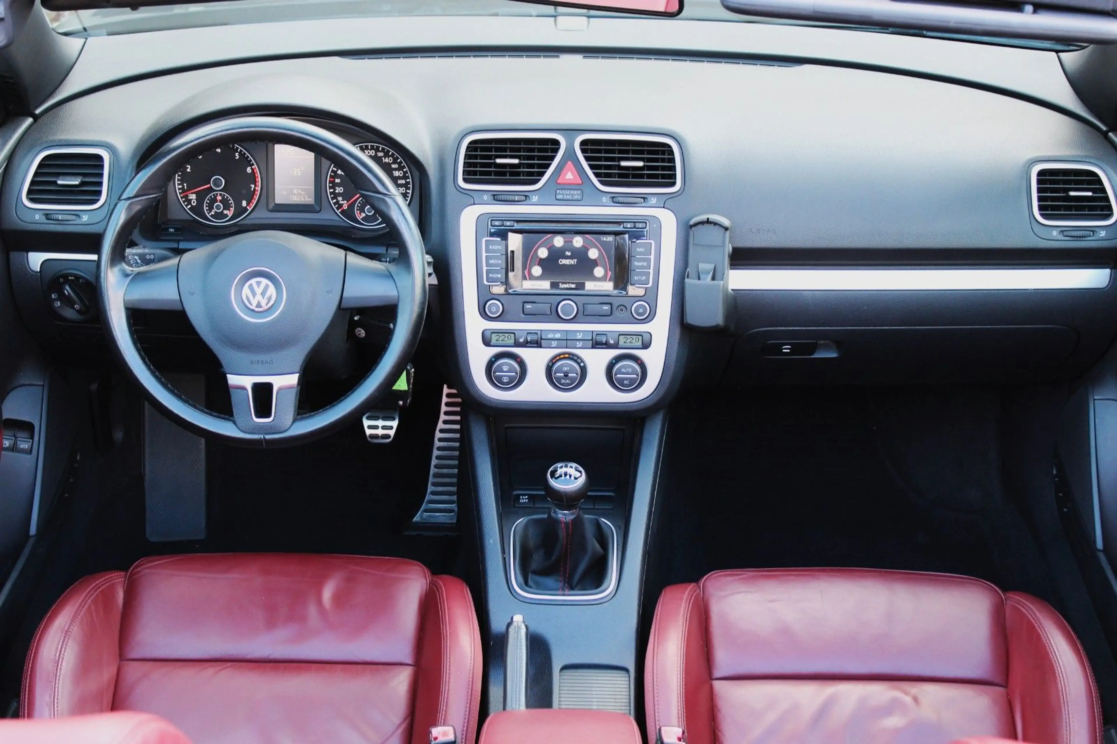 Volkswagen Eos 1.4 Edition 2010 LEDER XENON PDC PANORAMA — photo 12