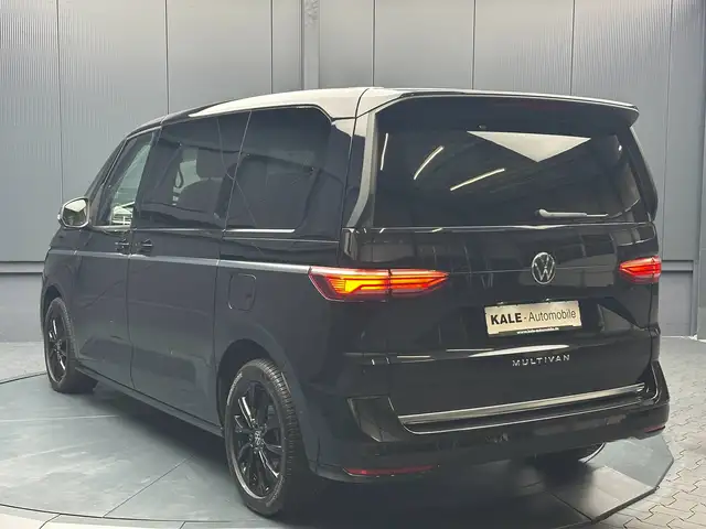 Volkswagen Multivan view 3