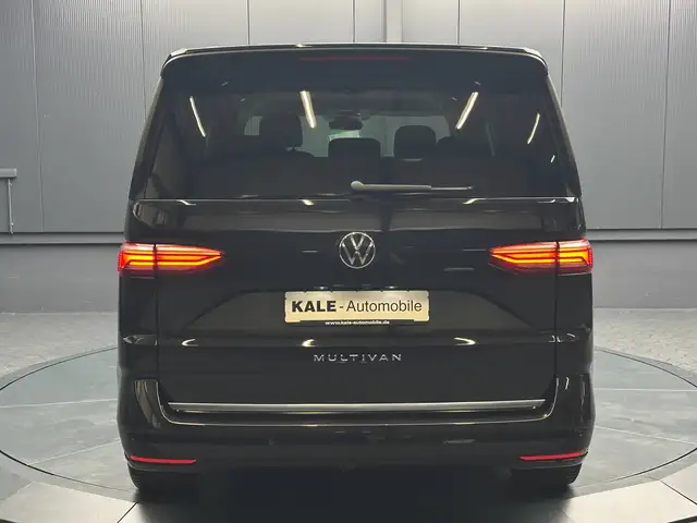 Volkswagen Multivan view 4