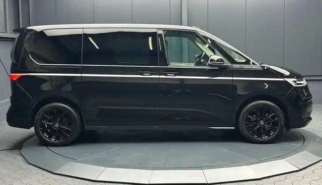 Volkswagen Multivan view 6