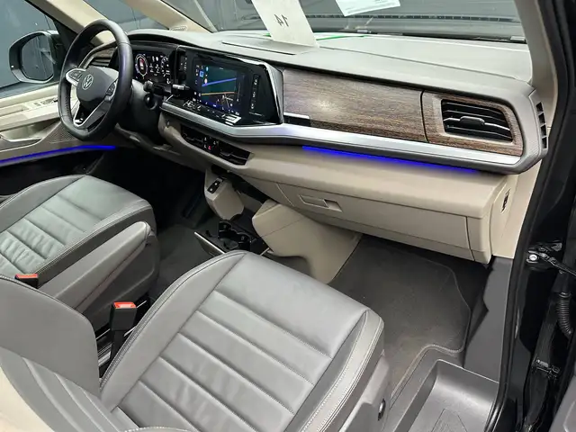 Volkswagen Multivan view 11