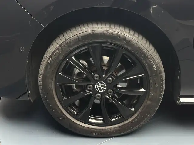 Volkswagen Multivan view 9