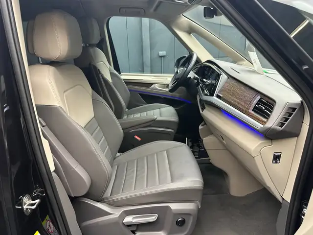 Volkswagen Multivan view 10