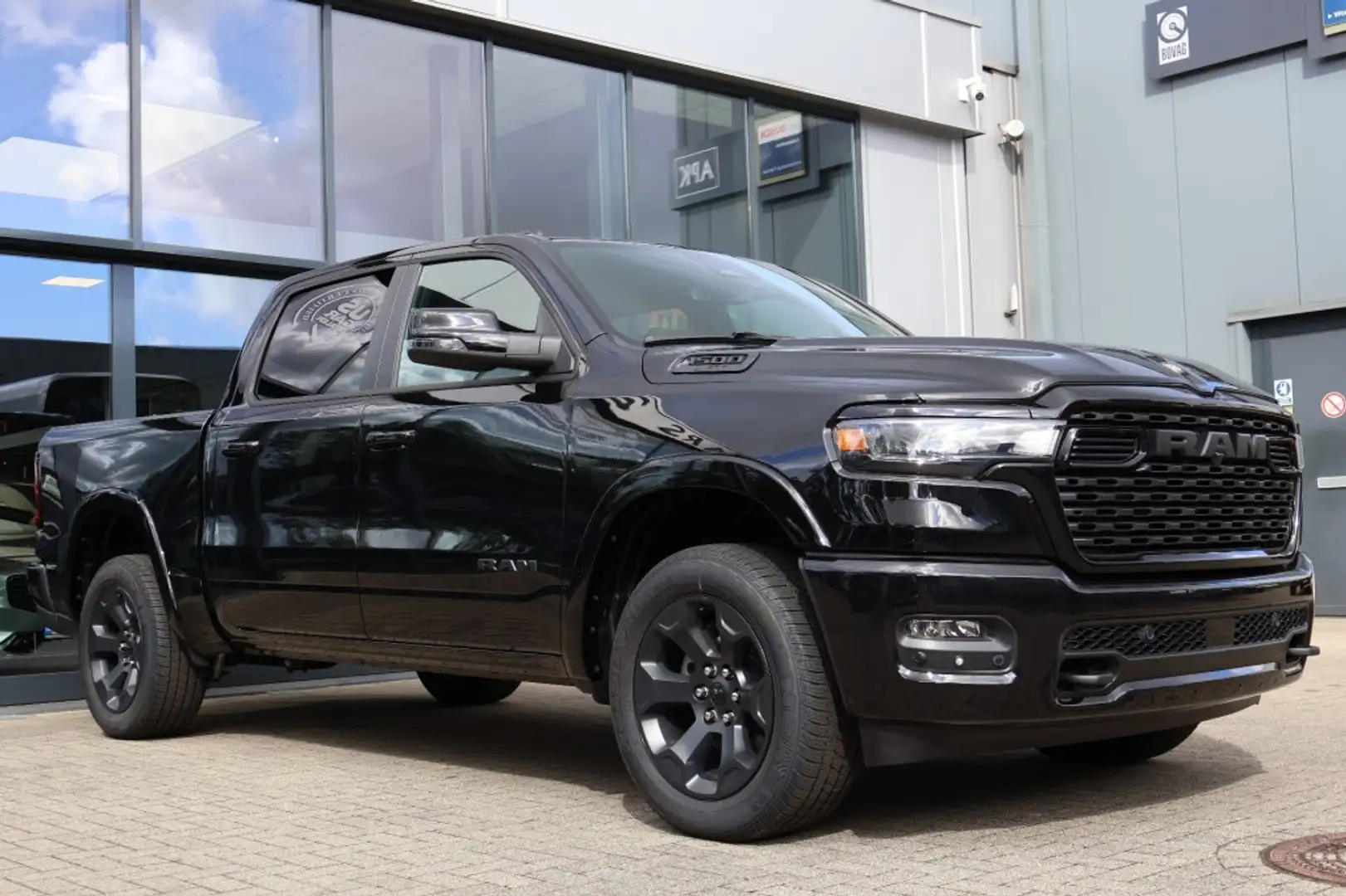 Dodge RAM 1500 3.0 SST Big Horn NIGHT Edition / Gratis LPG / Schwarz - 2