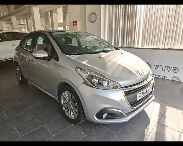 Peugeot 208 5p 1.6 bluehdi Active 75cv