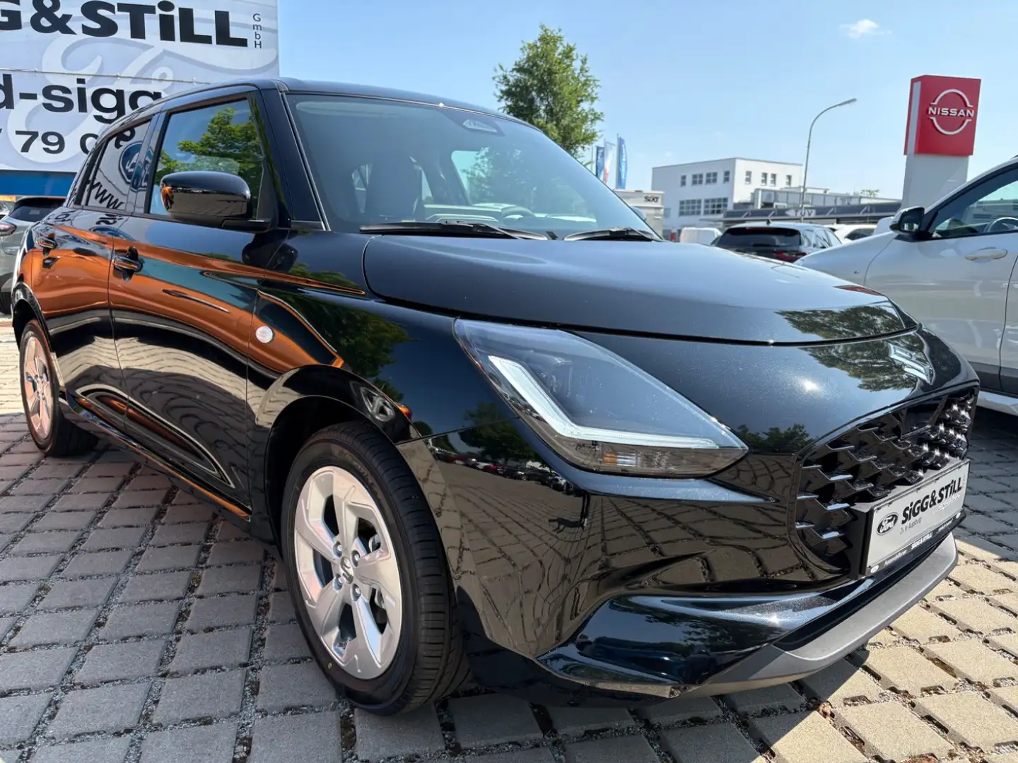 Suzuki Swift 1.2 Dualjet HYBRID Comfort LED*ACC*NAV*SHZ*CAM Czarny - 2