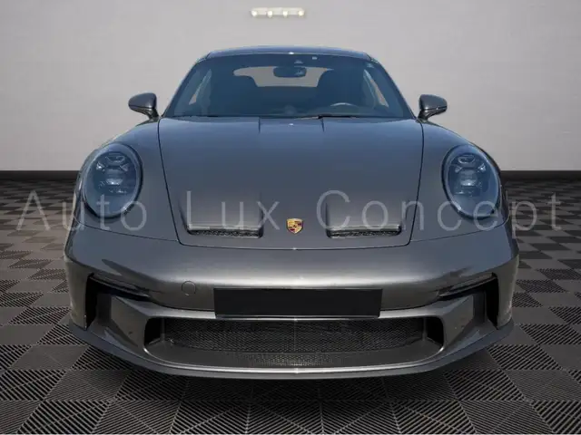 Porsche 911 view 2