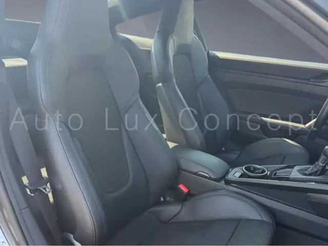 Porsche 911 view 14