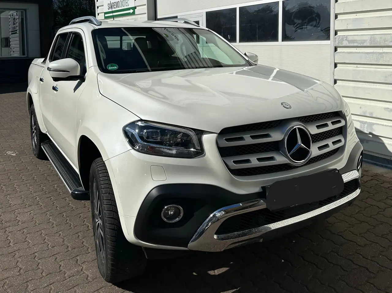 Mercedes-Benz X 250