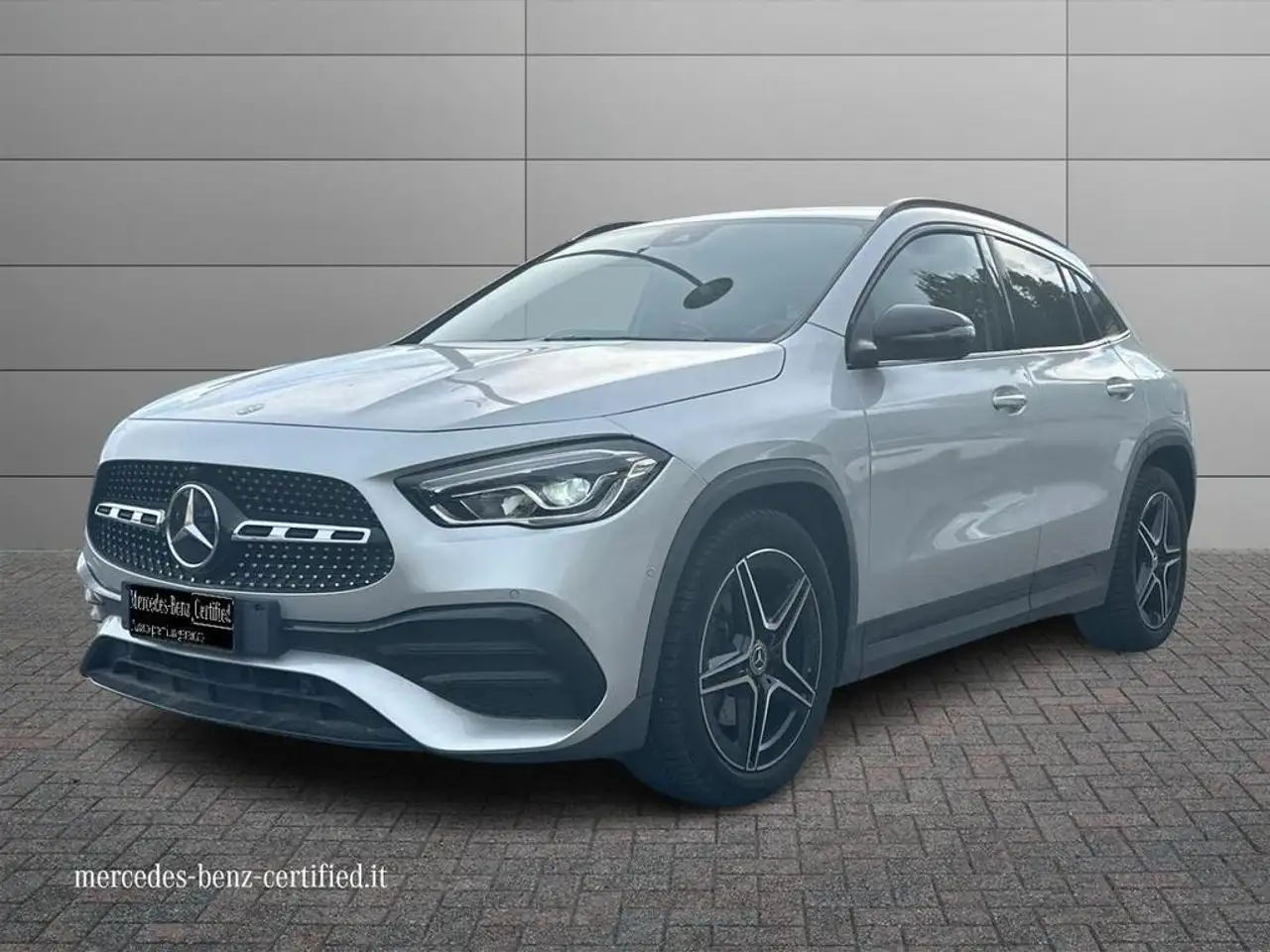 Mercedes-Benz GLA 200