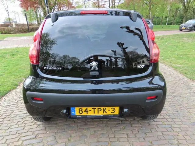 Peugeot 107 view 7