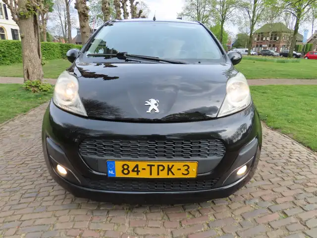 Peugeot 107 view 3