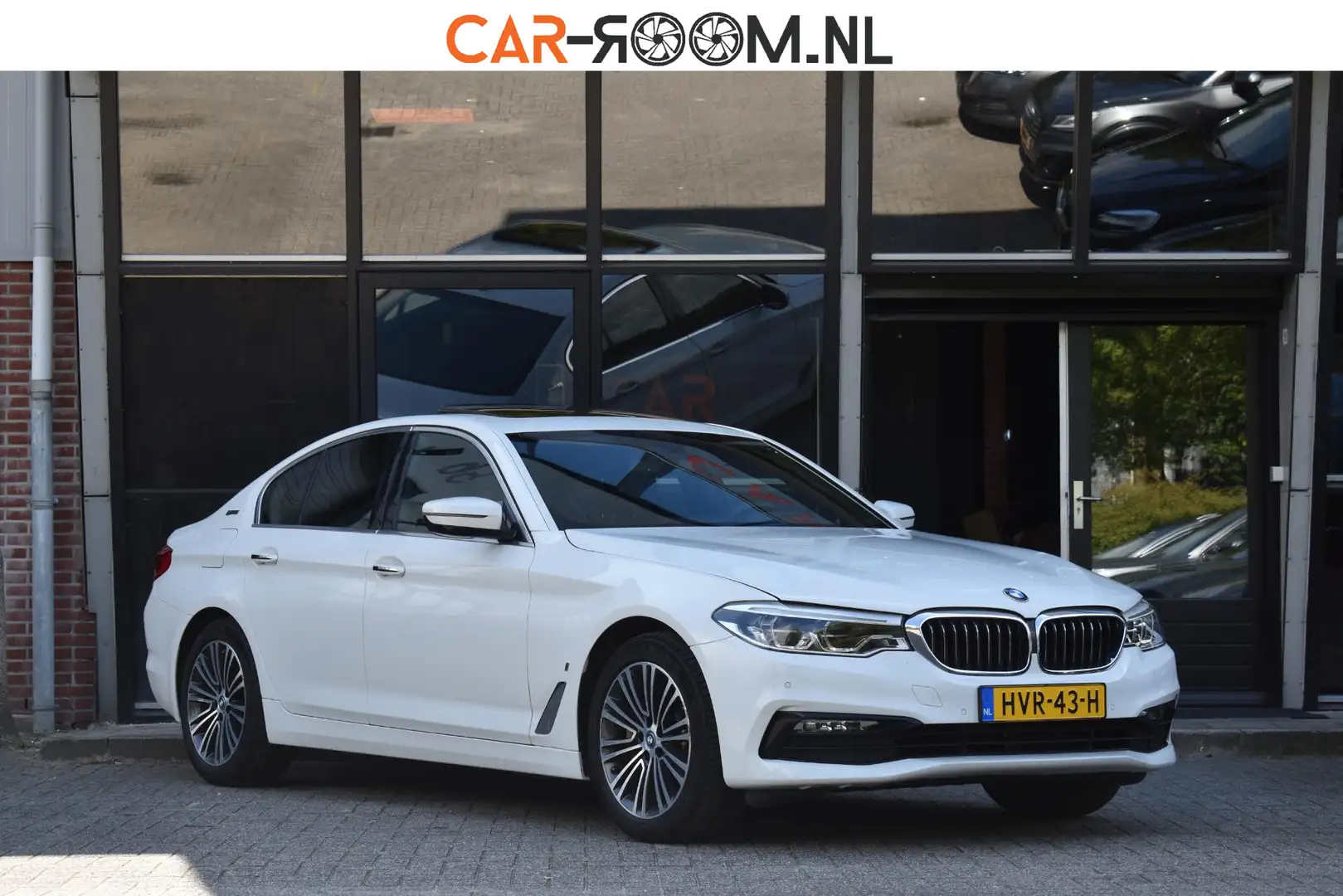 BMW 530 5-serie 530e High Executive Pano Leder Sfeer Camer Wit - 1