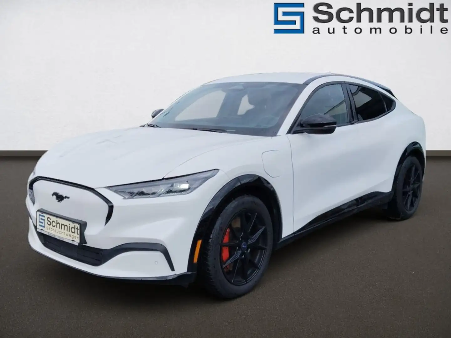 Ford Mustang Mach-E 88kWh AWD Elektro Standard Range Wit - 1