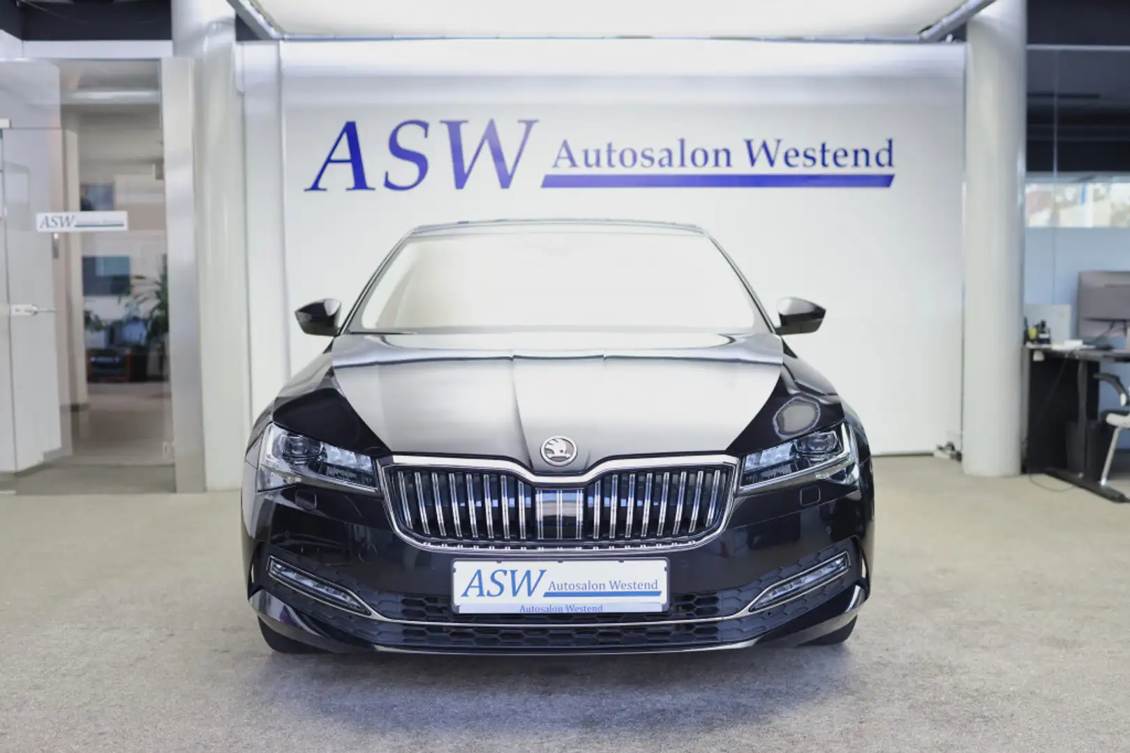 Skoda Superb LIMOUSINE 1,5 TSI STYLE VIRTUAL   NAVI Schwarz - 2