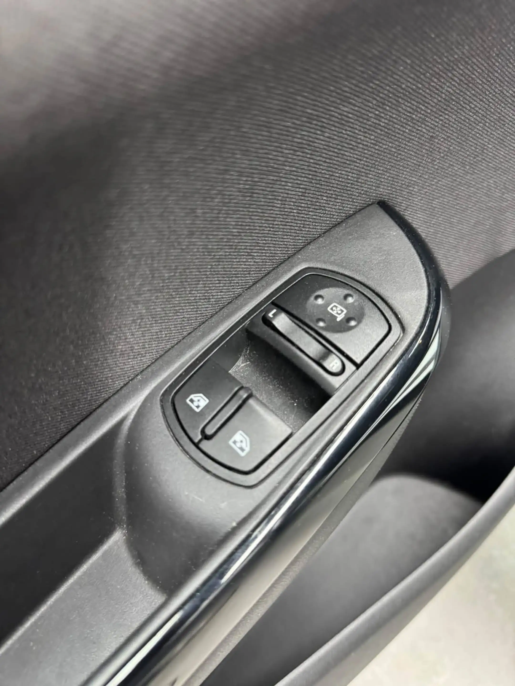Opel Corsa Corsa 1.4i **12 mois de garantie** — photo 10