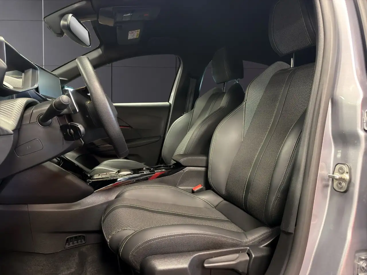 Peugeot 208 1.2 hybrid GT 145cv e-dcs 6, миниатюра 8