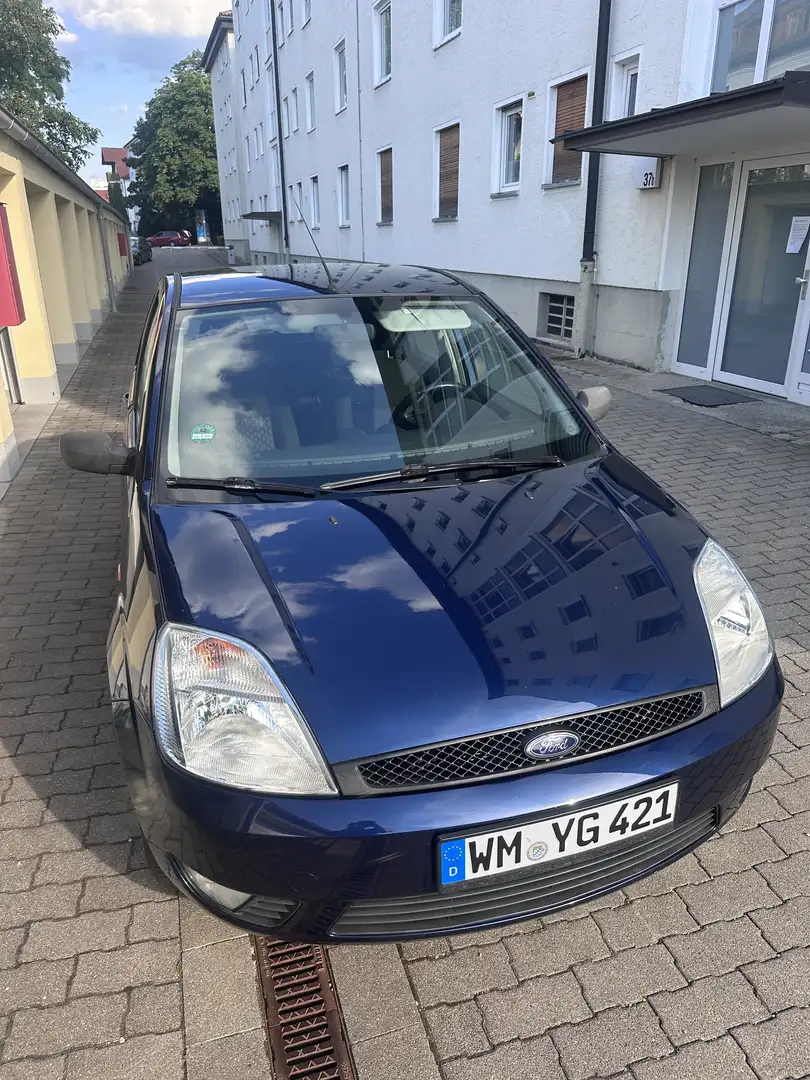Ford Fiesta Futura Blau - 1