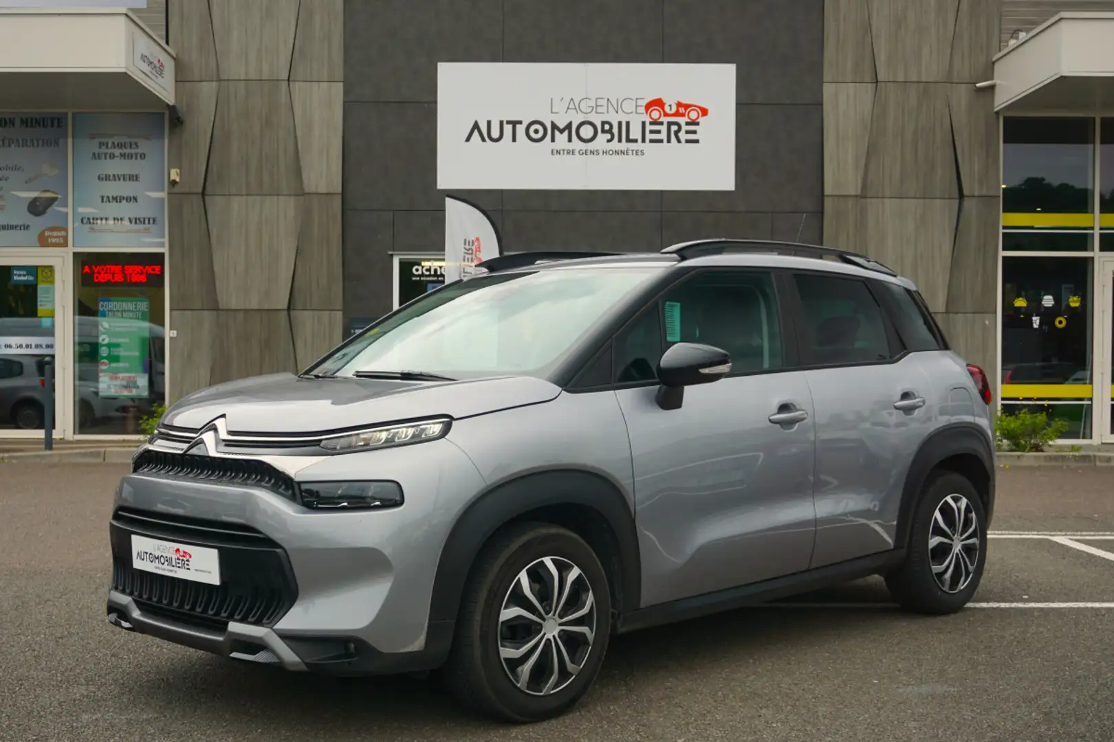 Citroen C3 Aircross 1.5 BlueHDi 110ch Feel Pack Attelage Argent - 1