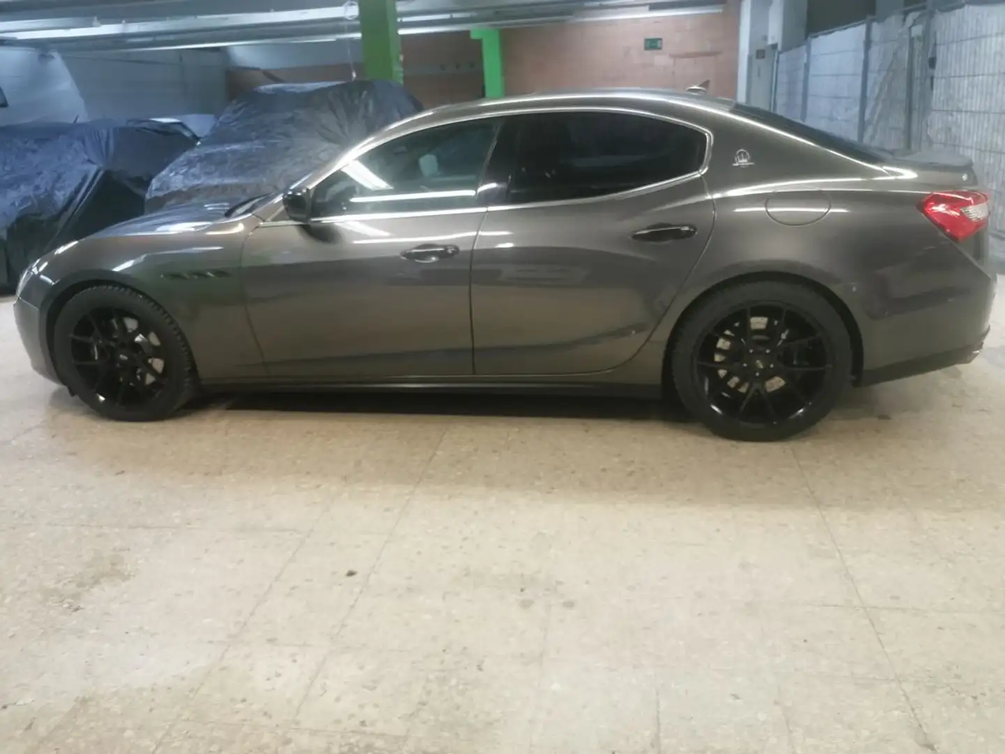 Maserati Ghibli Wenig Km  !! Top Zustand Grau - 2
