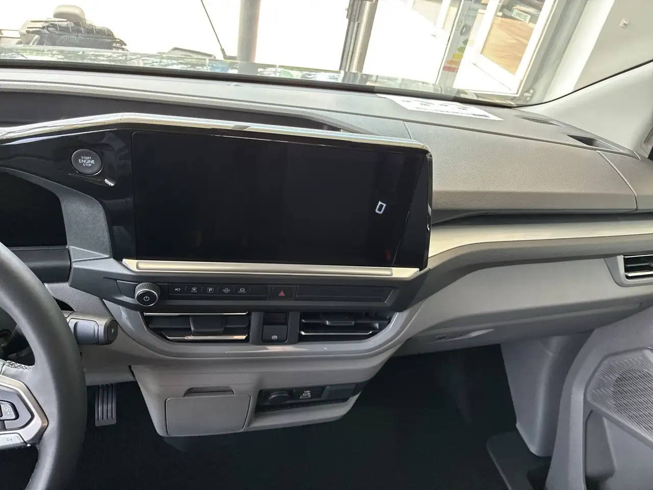 Volkswagen T7 Caravelle 2026 — фото 11