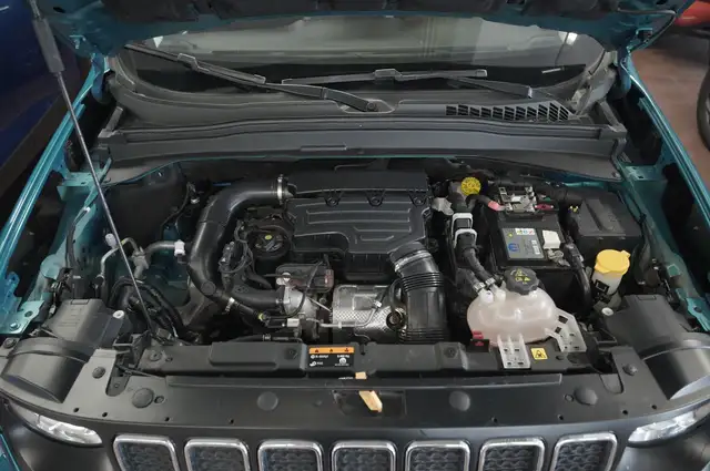 Jeep Renegade view 9