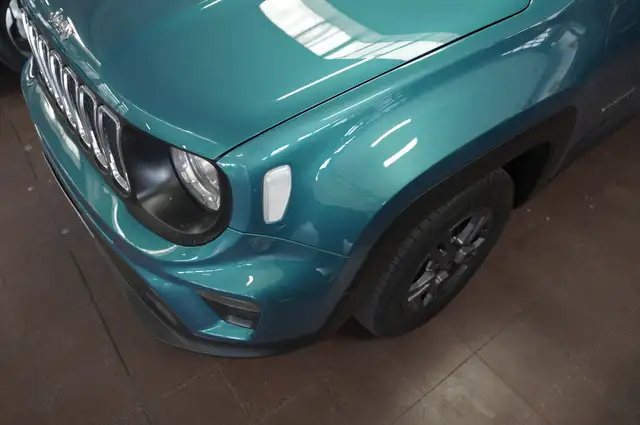 Jeep Renegade view 13