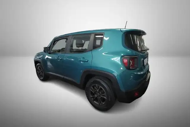 Jeep Renegade view 4