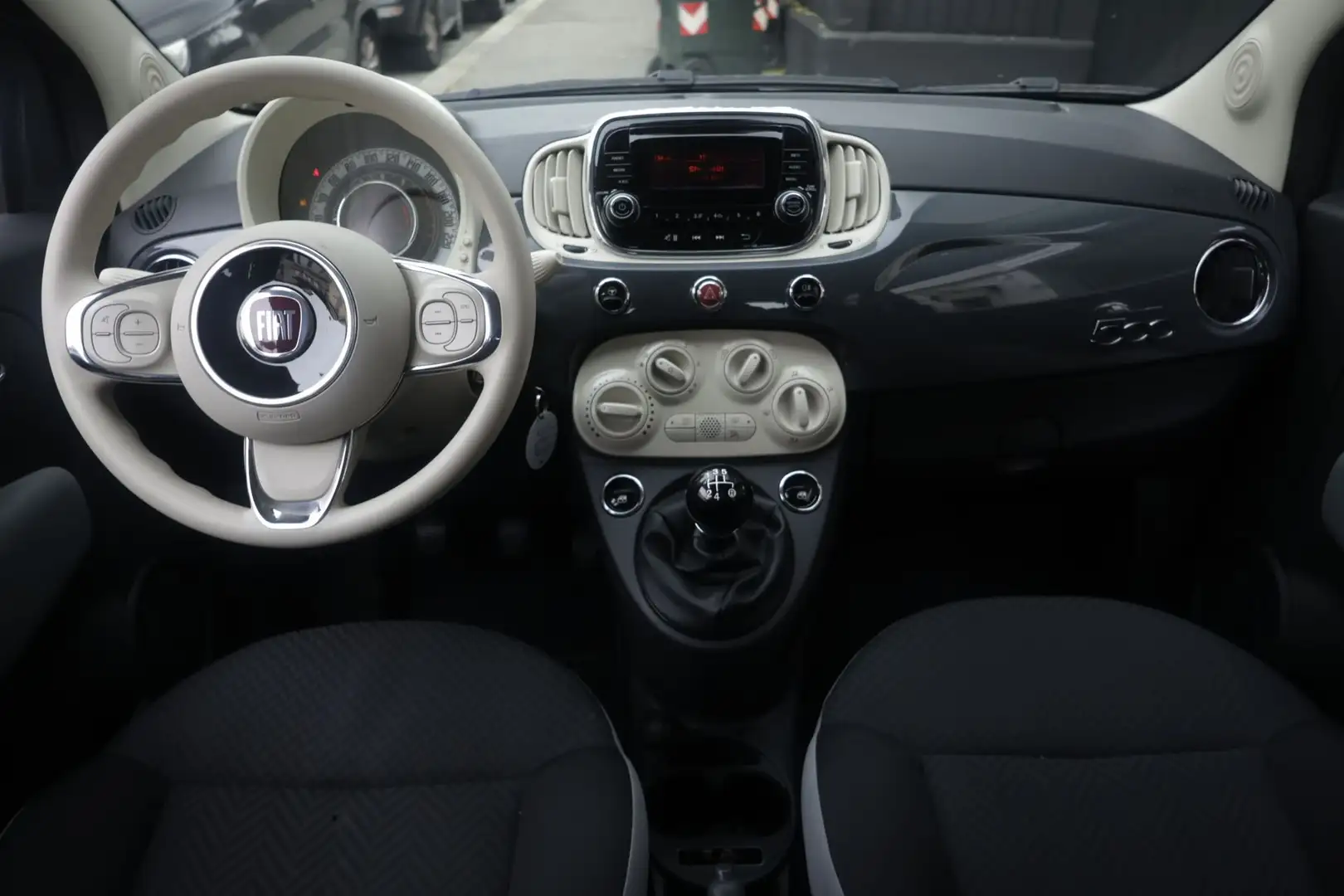 Fiat 500 FIAT 500 1.2 Lounge 51KW ANNO 2016 Grijs - 2