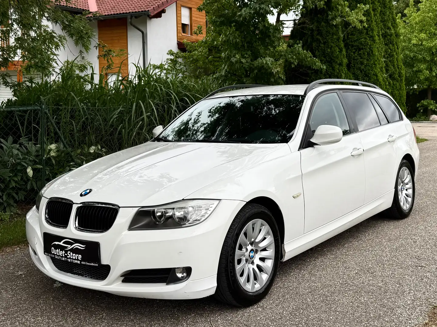BMW 318 d Touring*1.Besitz*Pickerl NEU 08/2026*Bestpreis* Biały - 1