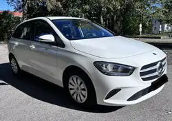Mercedes-Benz B 180 B 180 (247.084)