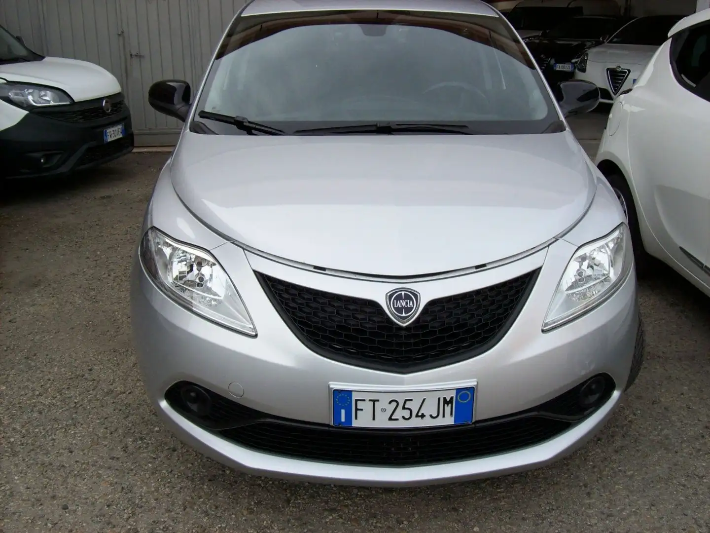 Lancia Ypsilon Ypsilon 1.2 Platinum ecochic Gpl 69cv my19 Argento - 1