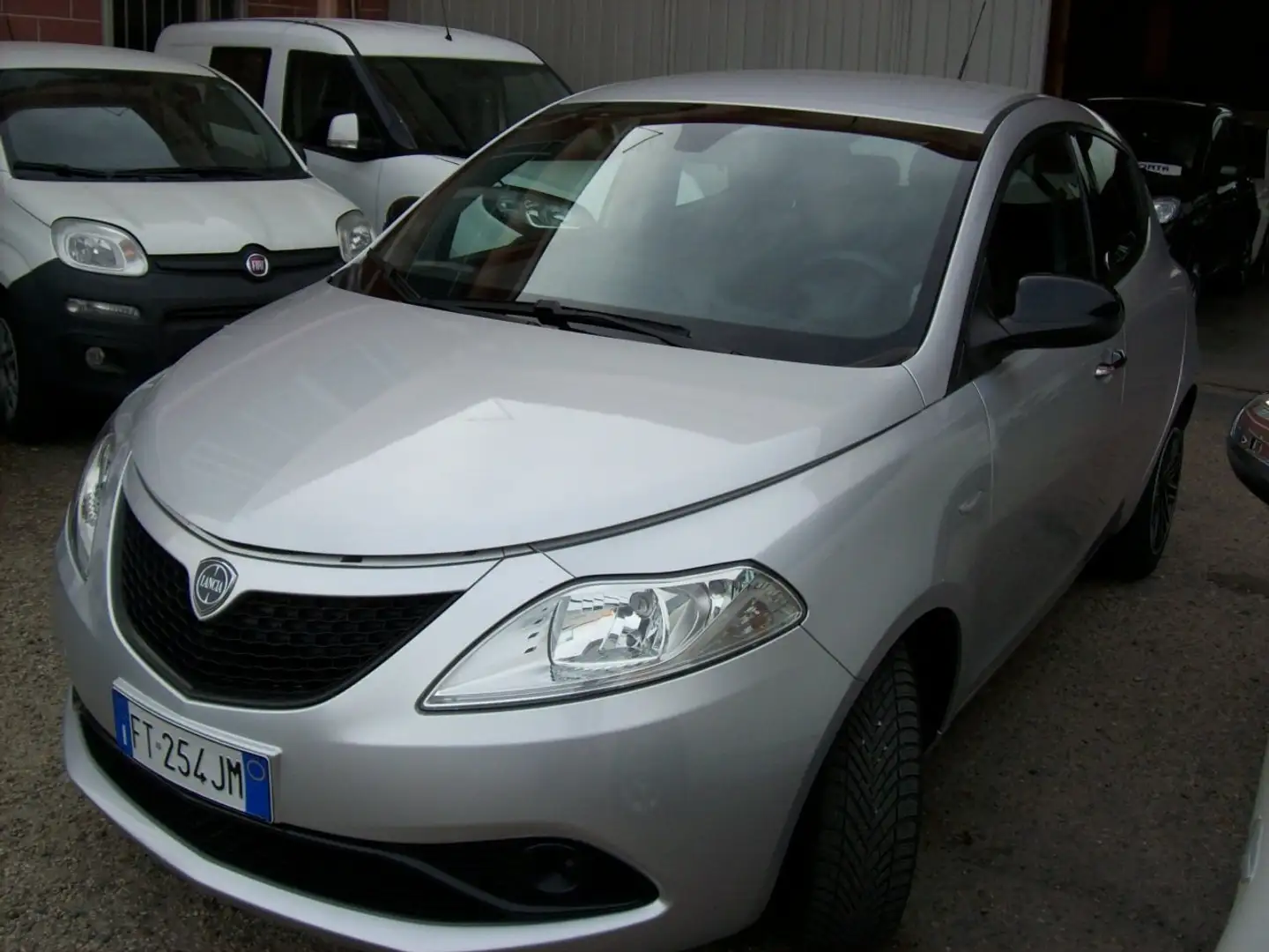 Lancia Ypsilon Ypsilon 1.2 Platinum ecochic Gpl 69cv my19 Argento - 2