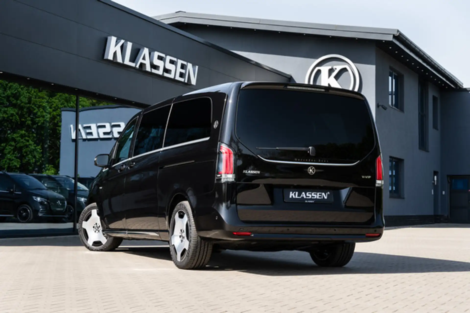 벤츠 V-Class V 300 2026 검정 사진 3