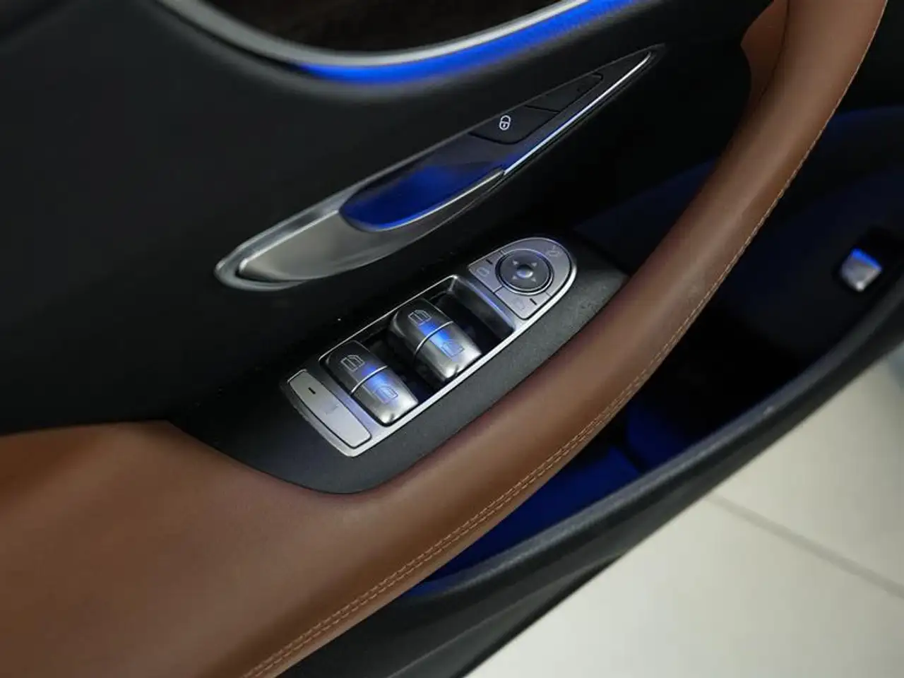 Mercedes-Benz E-Class fotografie Mercedes-Benz E-Class