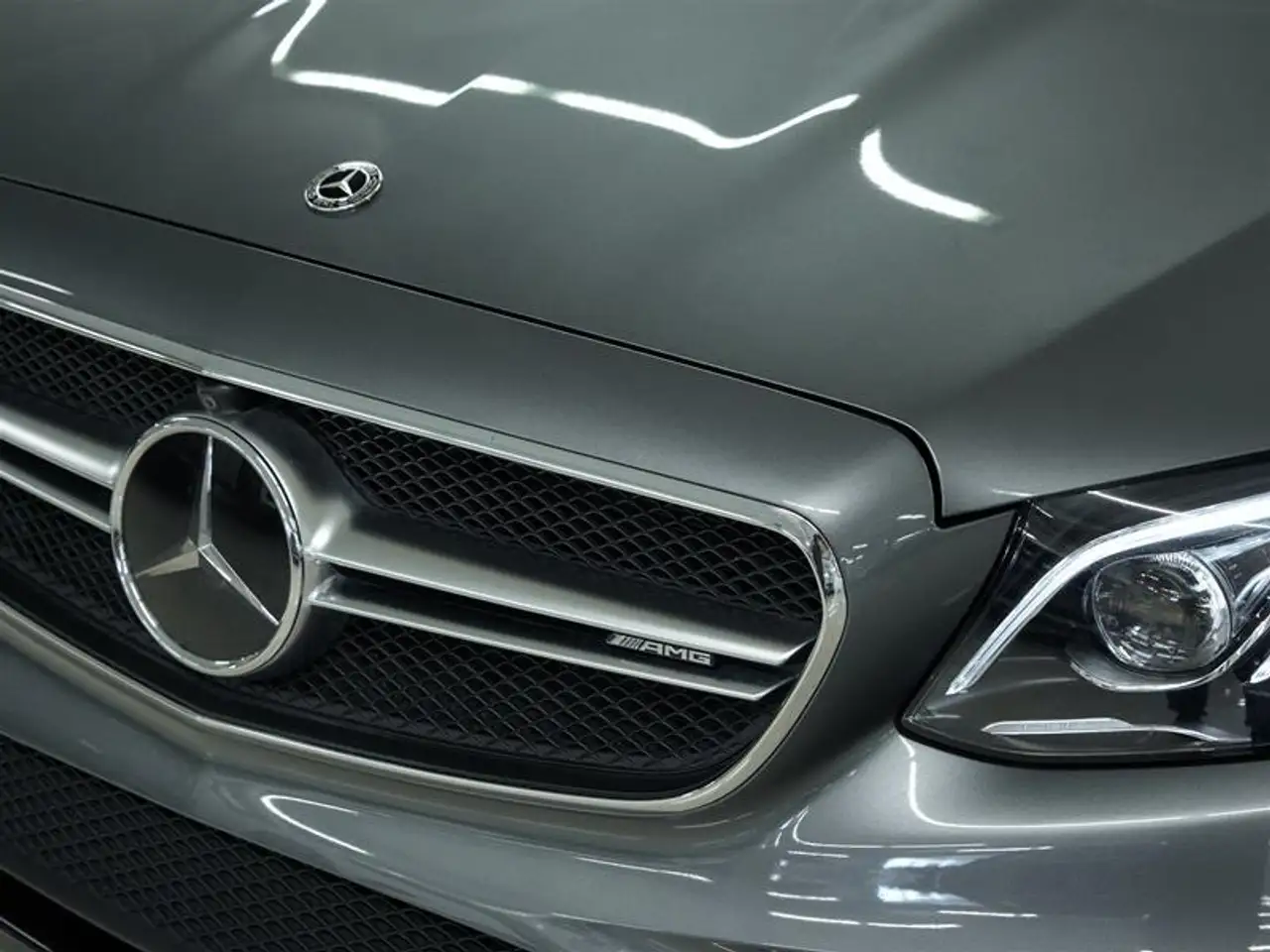 Mercedes-Benz E-Class fotografie Mercedes-Benz E-Class